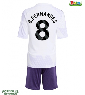 Manchester United Bruno Fernandes #8 Bortaställ Barn 2025-26 Kortärmad (+ Korta byxor)